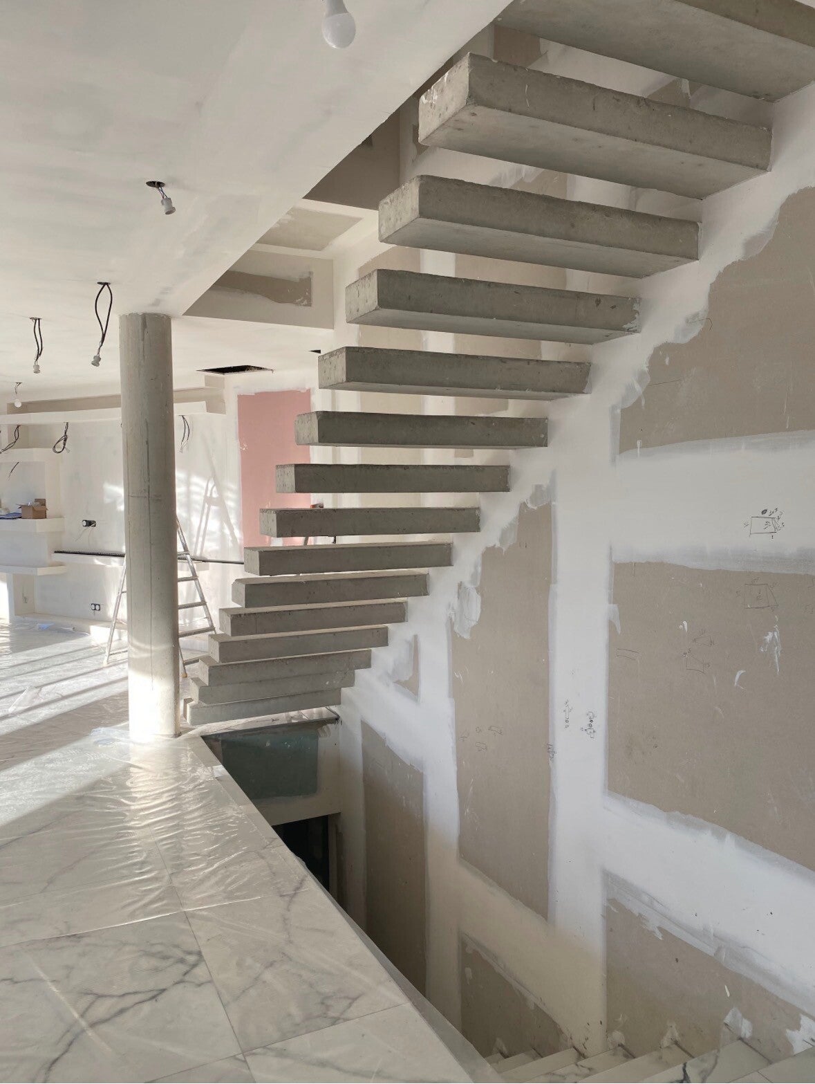 Escalier intérieur en béton